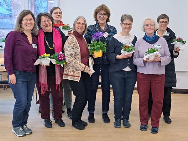 neuer Vorstand v.links Cornelia Auers, Christine Stradtner, Christiane Apitzsch-Pokoj, Ilona Fritz, Kathinka Kaden, Friederike Reif, Antje Hinze, Cornelia Dassler